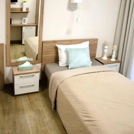 Bed & Breakfast Nnd *